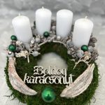 DIY ezüst-fehér moha adventi koszorú