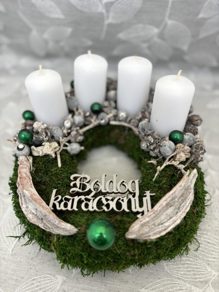 DIY ezüst-fehér moha adventi koszorú