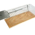 Hagyományos élvefogó egércsapda csapóajtós rendszerű kalitka