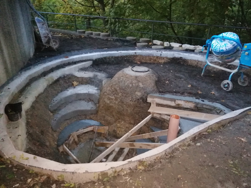 Wellness tó előtte