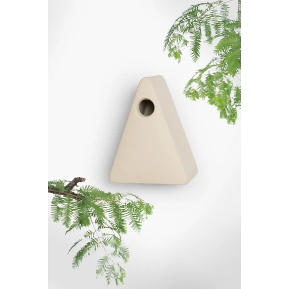 NINA_keramia_feszkelo_odu_bezs_-_kezzel_keszitett_123x16x21 NINA kerámia fészkelő odú