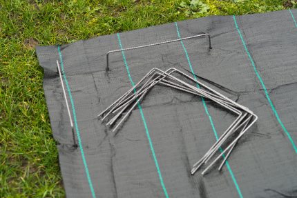 Talajtakaró rögzítő kampó 250x200x4mm 20db