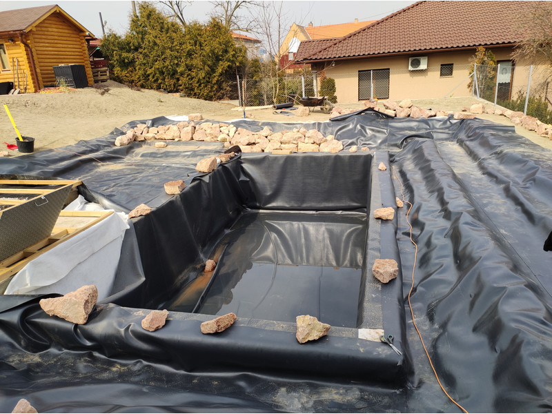 Úszó tó építés