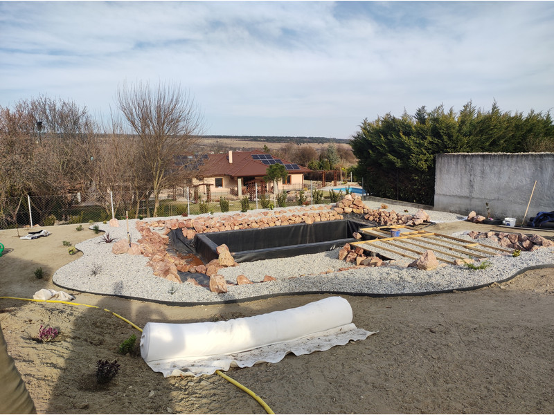 Úszó tó építés